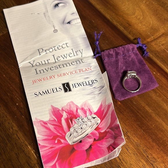 Sapphire Ring - Picture 7 of 8